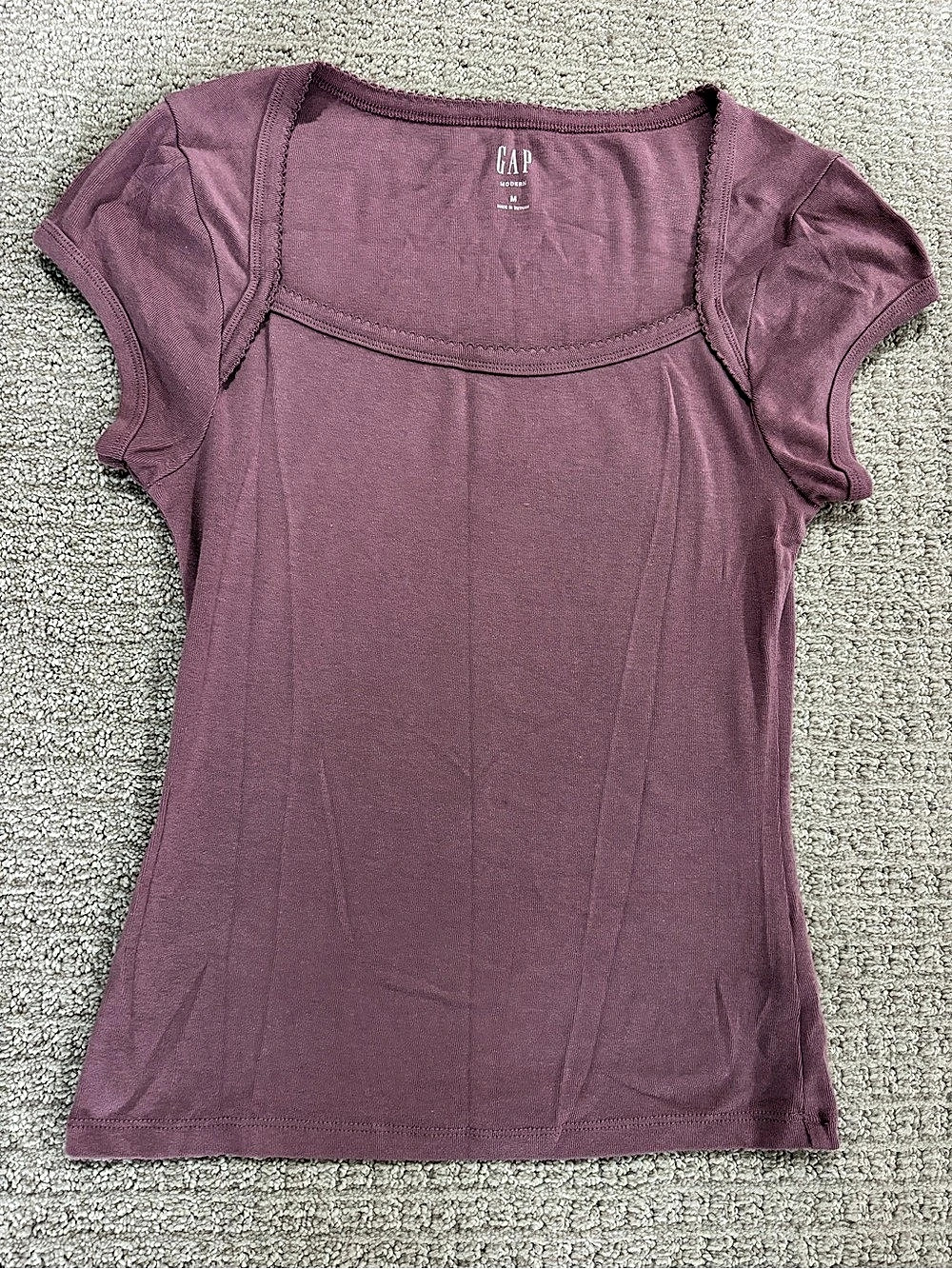 Gap Modern Square-Neck Crop T-Shirt Short Sleeve Top in Purple